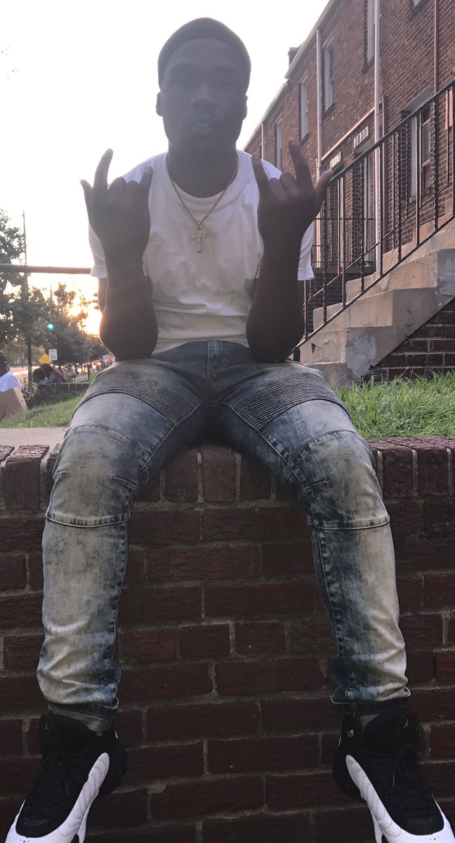 DariousBrother's tweet image. You Nigga Pull Up 🚘And Get You A 💣#StickGangCeo #YNL #WholeLottaGang🤘🏾#NLMB4L #LongLiveOgBlank😇#LoudRockGang #2700Blk