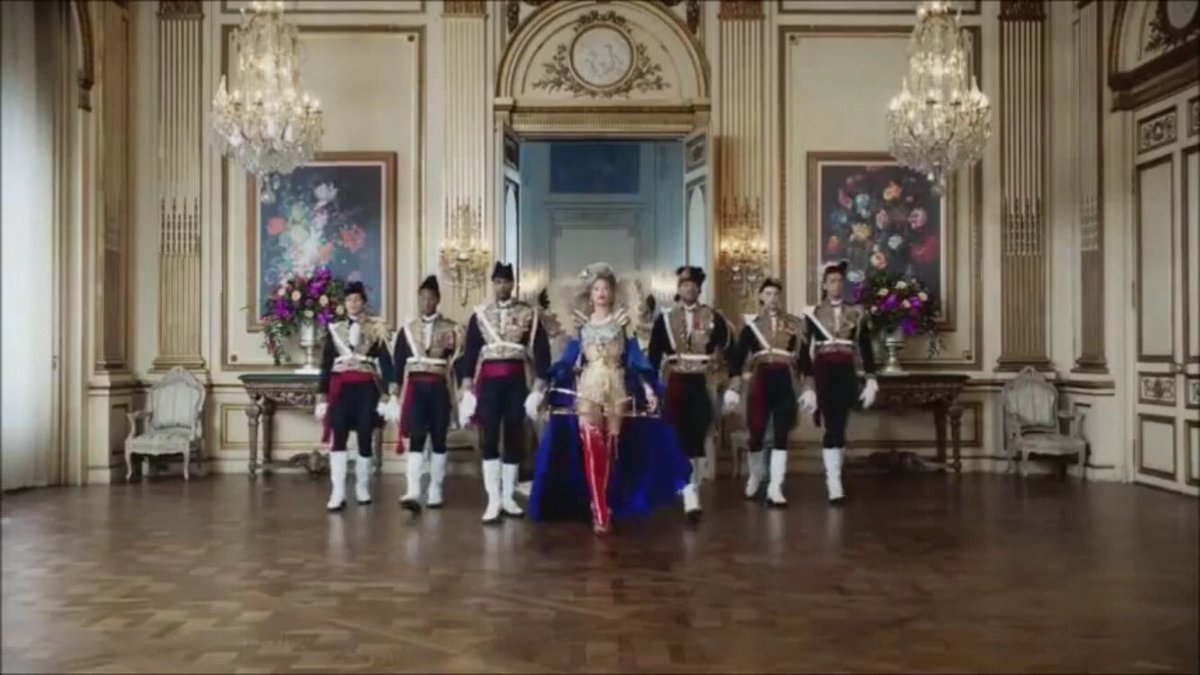 bhoff92's tweet photo. Everyone is comparing Taylor's video to Formation.... but I'm seeing hella similarities to Bow Down. 🤔 #Beyhive https://t.co/2CvwlbkIBs
