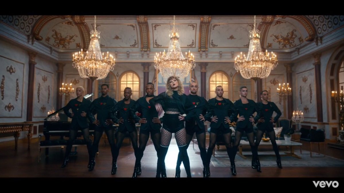 bhoff92's tweet photo. Everyone is comparing Taylor's video to Formation.... but I'm seeing hella similarities to Bow Down. 🤔 #Beyhive https://t.co/2CvwlbkIBs