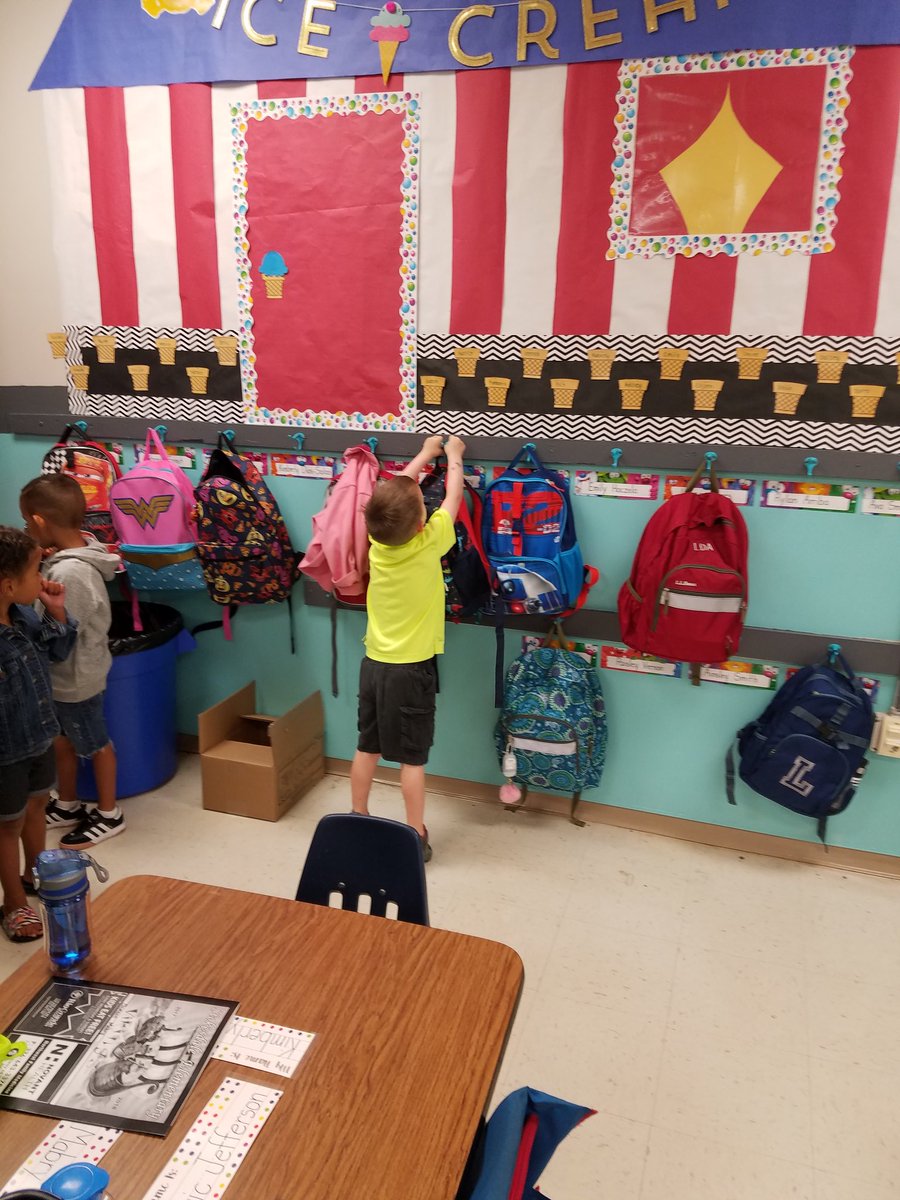 GCSchoolsNC's tweet photo. Kindergarten cuties at Stokesdale Elementary! #GCSFirstDay2017 https://t.co/F260d0Wm6C