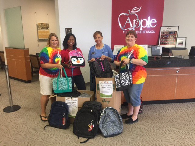 PrinciPALPeri's tweet photo. Thank you to Apple Federal Credit Union for donating school supplies to @PineSpringFCPS https://t.co/tz5e0DsXso