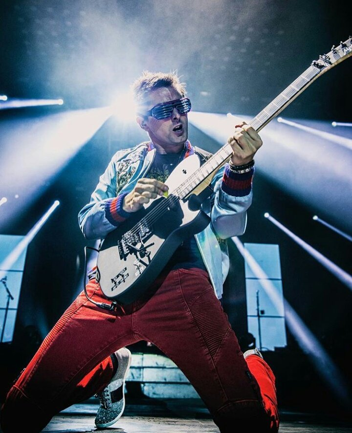 muse_argentina's tweet photo. #MuseReading https://t.co/BisKivqEa2