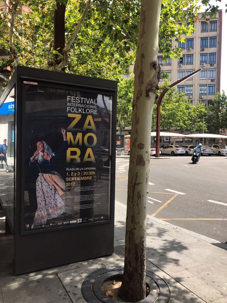 Arlafolk's tweet photo. El #FIFZAMORA 2017 ya está en la calle! Organiza: @aedonsancho https://t.co/EsJBuk22UG
