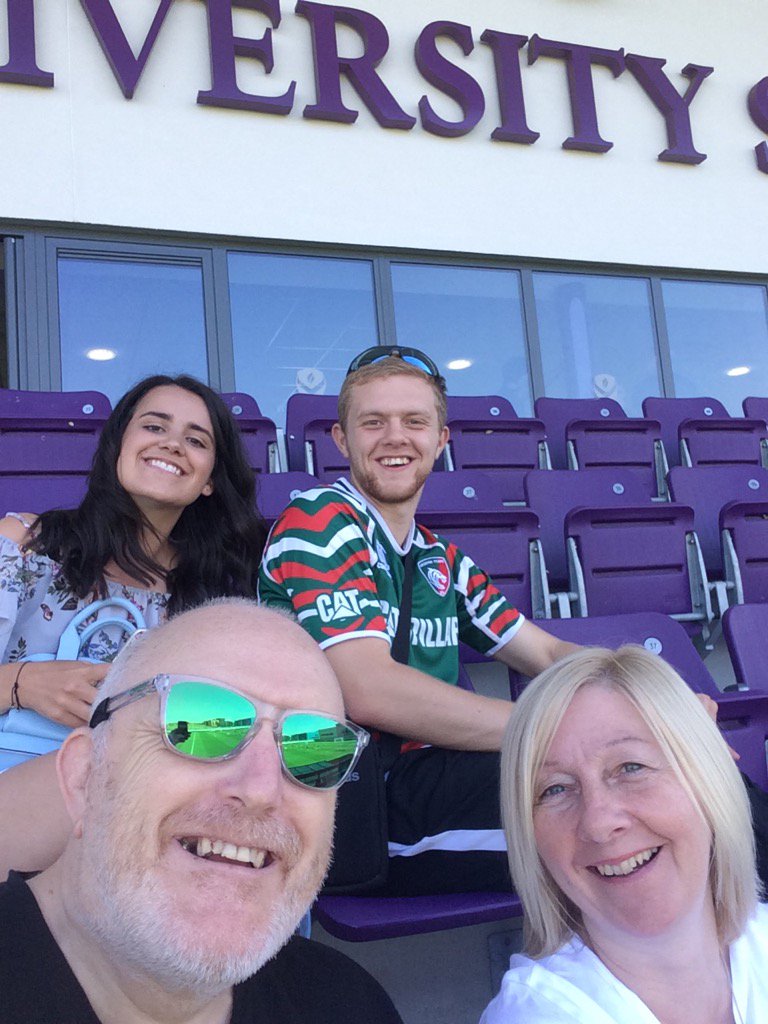 Solekaan's tweet photo. #luffbra #bankholidays #sunsout https://t.co/5cPdGwLh7C