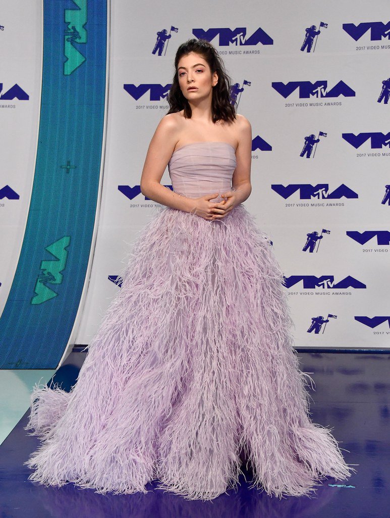 happycute2015's tweet photo. #VMAS 2017 https://t.co/H10nvEXWfb https://t.co/toob1zz7Fq