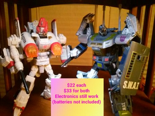 Ian_Wynter's tweet photo. Putting these here b4 eBay. US only pls. Includes shipping. RTs greatly appreciated! https://t.co/BHYWHIEdJX