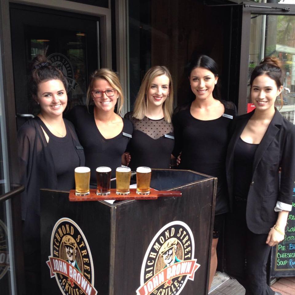johnbrowngrille's tweet photo. There's lots to do on #VicRow: boutiques, art galleries, checkers on the picnic tables, & of course, lunch with us! #discovercharlottetown https://t.co/B3gl1lUnaw