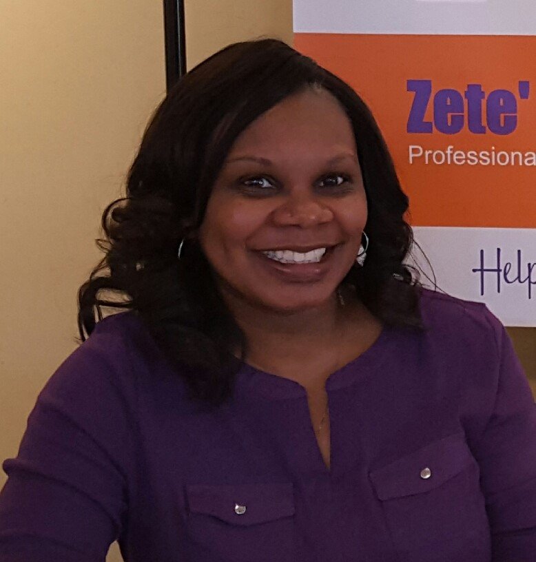 TaysTidySpaces's tweet photo. That's me hanging out at an EXPO...and yes, Purple is my favorite color. #GetOrganizedNow #PurpleIsMyColor https://t.co/GxTZmIG1FI
