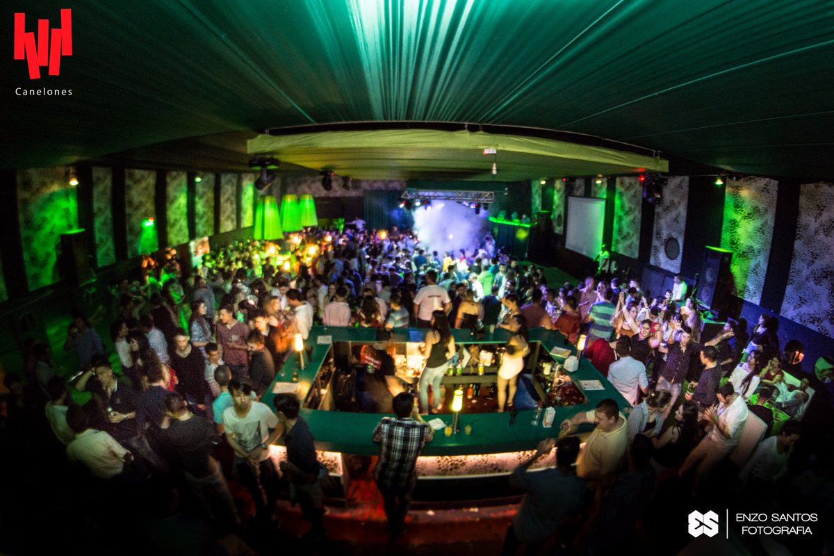 WCanelones's tweet photo. Noche de la Nostalgia + Damas Gratis en vivo
PH: @enzosantoss 
https://t.co/CkKx5zIZrr https://t.co/adVPPKDDVK