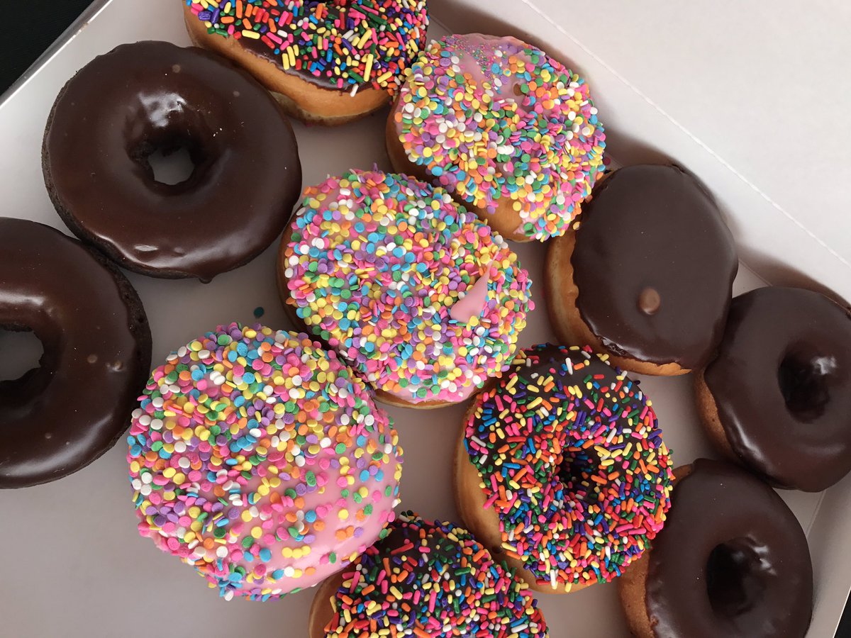 We have free donuts in Speakers Circle! Come one come all! <a href="/FreeFoodMizzou/">Free Food at Mizzou</a>