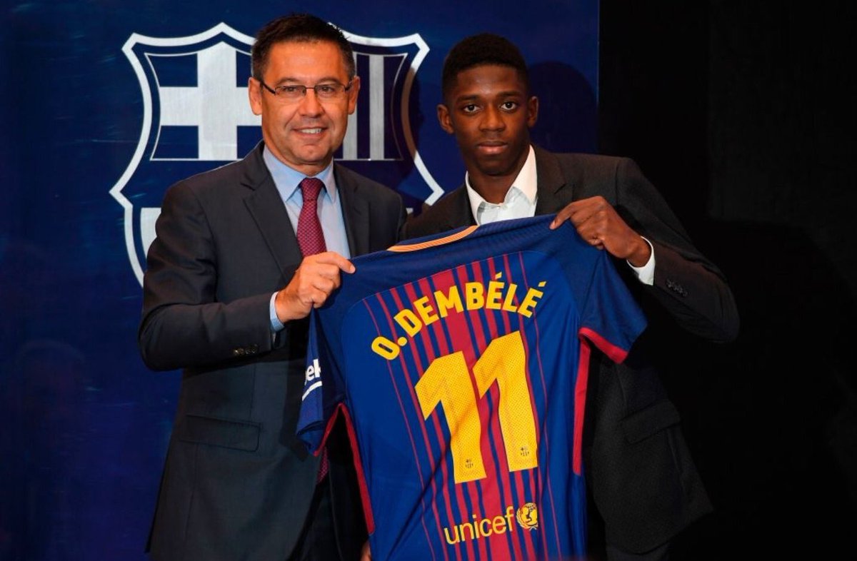 Fvilla7's tweet photo. تقديم ديمبلي كـ لاعب جديد للبارسا ..
سيرتدي القميص رقم " 11 "
#Dembele11 ❤️💙 https://t.co/oTkTv12uiy