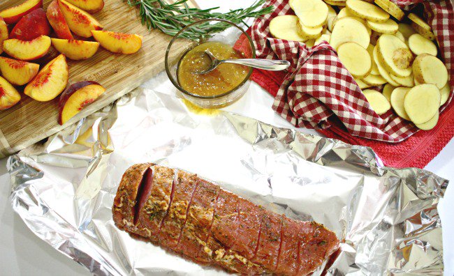 RT @lindseyblogs: Need easy dinner ideas for back-to-school time? Grilled Pork Tenderloin with Peaches for the grill