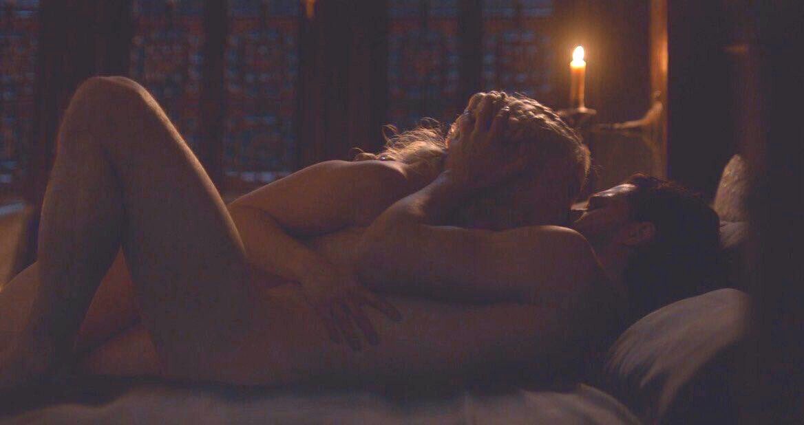 flywithmeey's tweet photo. Daenerys:"I can't have children."
Jon: "Challenge accepted."
#GameOfThrones #Jonery https://t.co/oVAzMqClxV