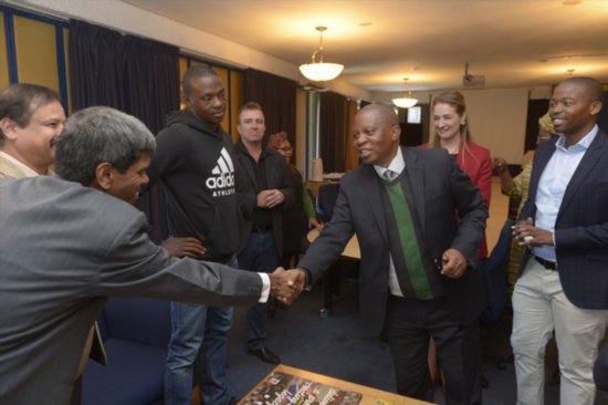 Gallo_Sport's tweet photo. T20 Global League: Joburg Giants Meets Johannesburg Mayor. https://t.co/WmUrhsxOlv @T20GL_ @JoburgGiants @seshibedis https://t.co/IxmnTEWi5a