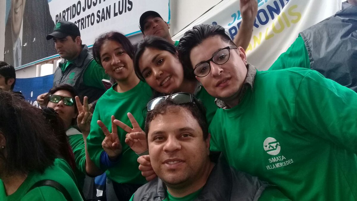 juventud_vm's tweet photo. Junto a nuestros dirigentes. Acompañando este modelo que es el ejemplo de pocos y la envidia de muchos https://t.co/hJ2ObMACTB