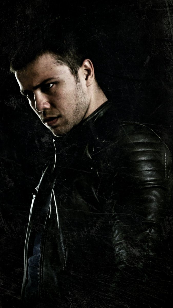azdadwattpad's tweet photo. ARES ARSLANOĞLU 👊🔥
#Ares #Azdad #TolgaSarıtaş https://t.co/kXrYkfAlm4