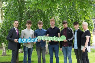 Cork City Mini Company champs 16-17 explain their business idea 'Slainte na n-Og' at business bootcamp in UCC  youtube.com/watch?v=hOdP1q…