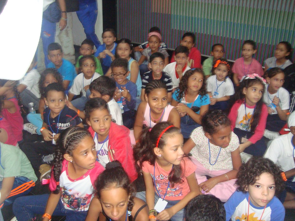 FMisionJGH's tweet photo. #Hoy hijos e hijas de los trabajadores de Misión JGH y @Conapdis incian Plan Vacacional 2017 @sramirez_fp https://t.co/opJesBeNDO