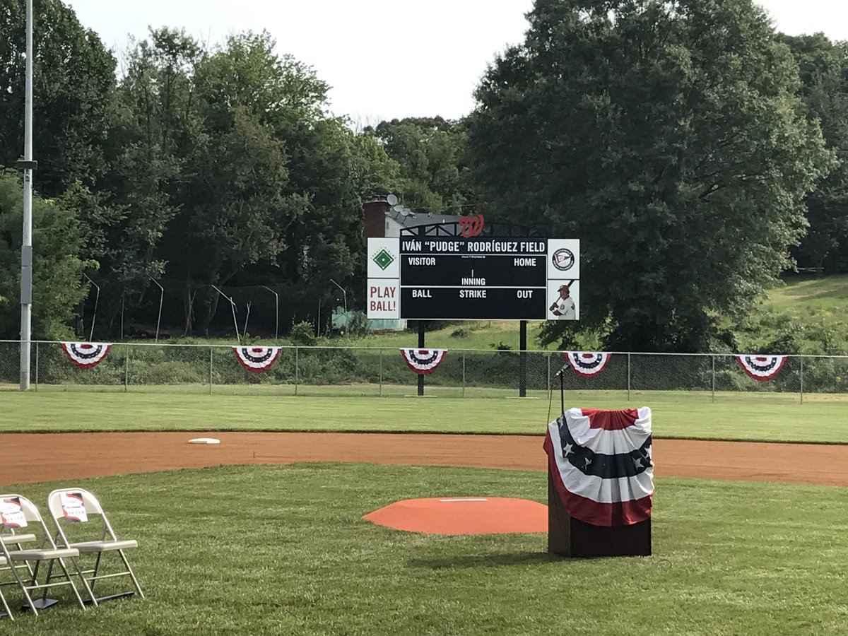 ByronKerr's tweet photo. Ribbon cutting today for Pudge Rodriguez field at Mason District Park in Annandale VA #Nats https://t.co/teVHTa4T0g
