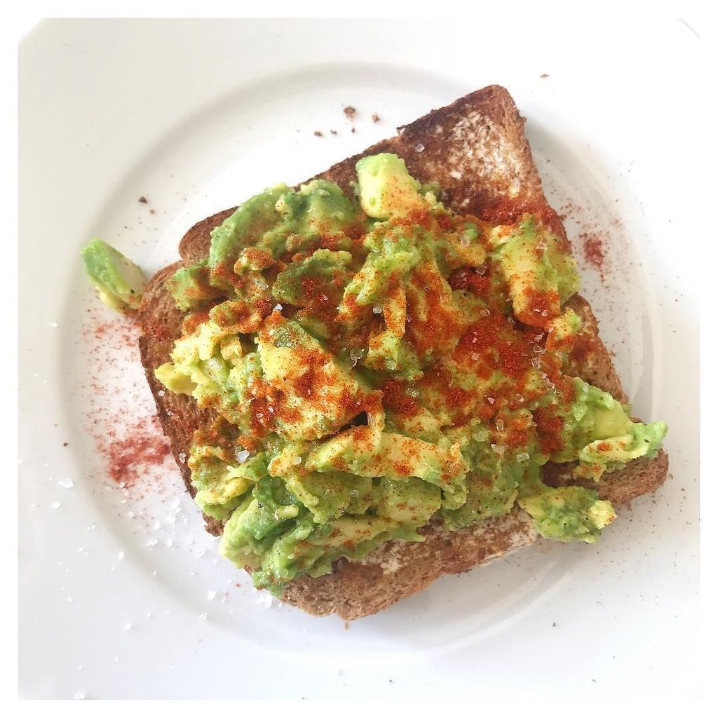sarahfw40's tweet photo. True love ๐
โข
โข
โข
#avotoast #avoaddict #avocadotoast #avocadolove #avocadoislife #avocadoisbae #basicvegan #easyveโฆ https://t.co/IBNMxa5BGC https://t.co/iyOAwNGZ7O