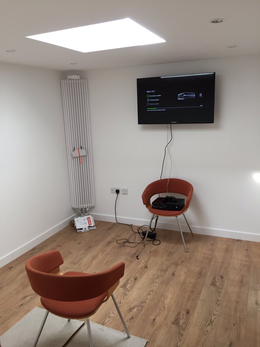 ajselwood's tweet photo. As all I do is burn and collapse in the sun I have had to take desperate measures and got the #xbox on #housebeingrenovated #needtogame https://t.co/vorJqgsjAF