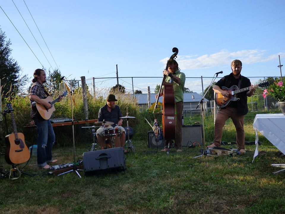 Great turnout last night for a garden party in Fredericton with <a href="/MayElizabeth/">Elizabeth May</a> &amp; @davidccoon and live music from <a href="/earthboundnb/">Earthbound</a> #NBGREENS2018