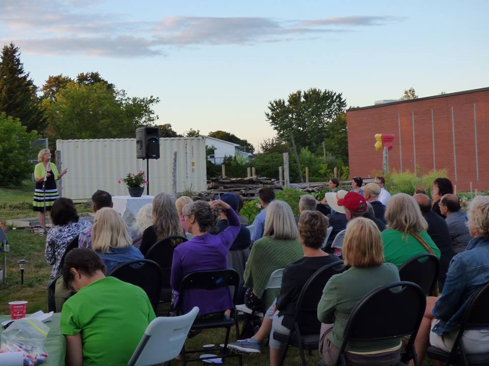 GreenPartyNB's tweet photo. Great turnout last night for a garden party in Fredericton with @MayElizabeth &amp; @davidccoon and live music from @earthboundnb #NBGREENS2018 https://t.co/FOzP6xIMoy