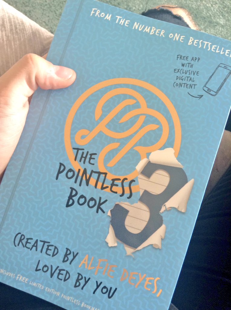 RyanClements96's tweet photo. Chilled bank holiday Monday getting creative with @PointlessBlog #ThePointlessBook3 https://t.co/o1pPnHyl8l
