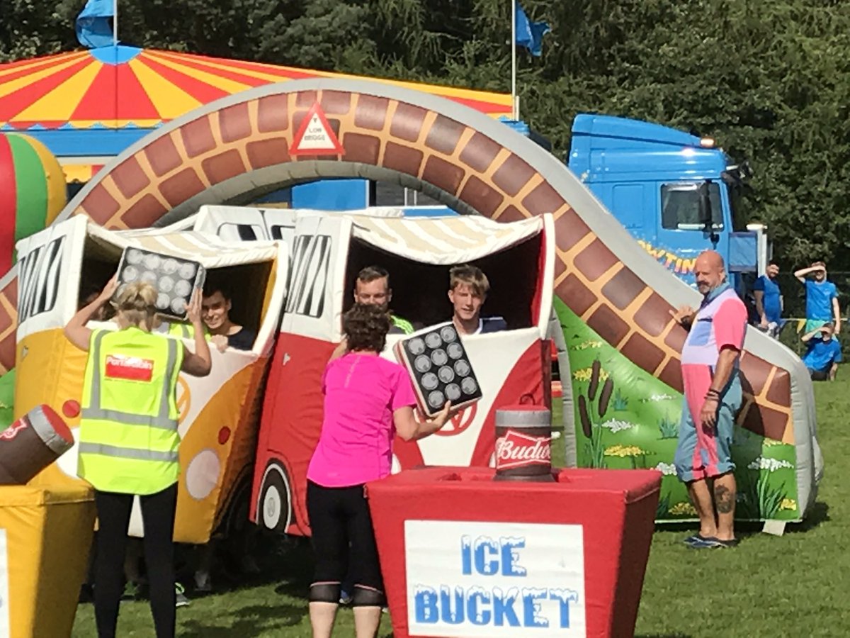 MelissaOdo16's tweet photo. @kpclub @Angus_ODonnell @PockLions Dan and the team are smashing it😂#itsapockout https://t.co/KhPYsP7FKT