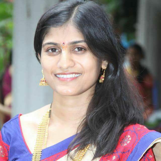 PARITHITAMIL's tweet photo. மாற்றுத்திறனாளிகளிடம் தரையில் அமர்ந்து குறைகளை கேட்கும் சேலம் புதிய ஆட்சியா் ரோகிணிIAS 
# ஆட்சியாளரைவிட ஆட்சியர்தான் மக்கள்சேவை செய்யுறாங்க👏 https://t.co/akwSRECZwq