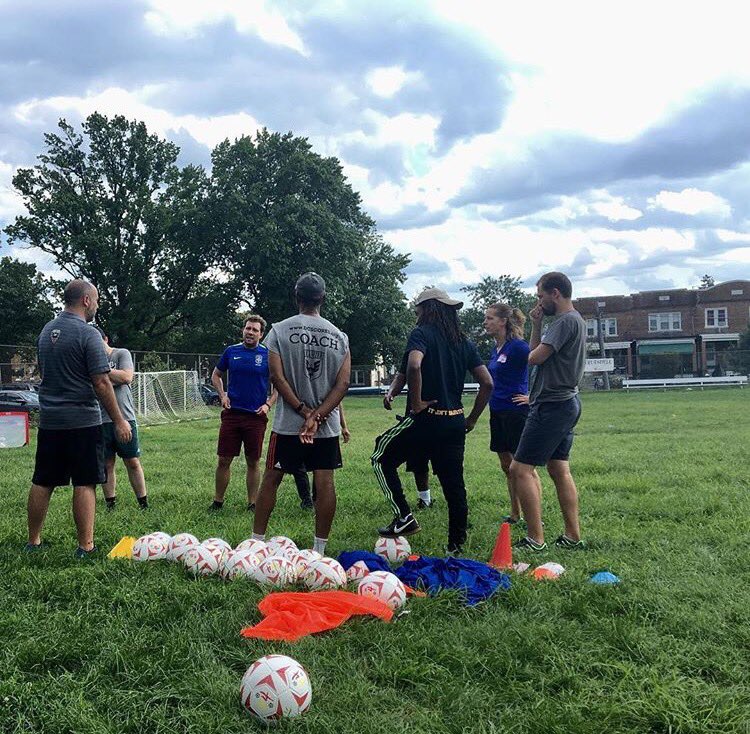 AmericaSCORES's tweet photo. After a successful #CoachKickoff this weekend, we're still working hard for #fallSCORES! #ForTheKids #MondayMotivation ✏️📕⚽️⚽️ https://t.co/ZA9pANkWao
