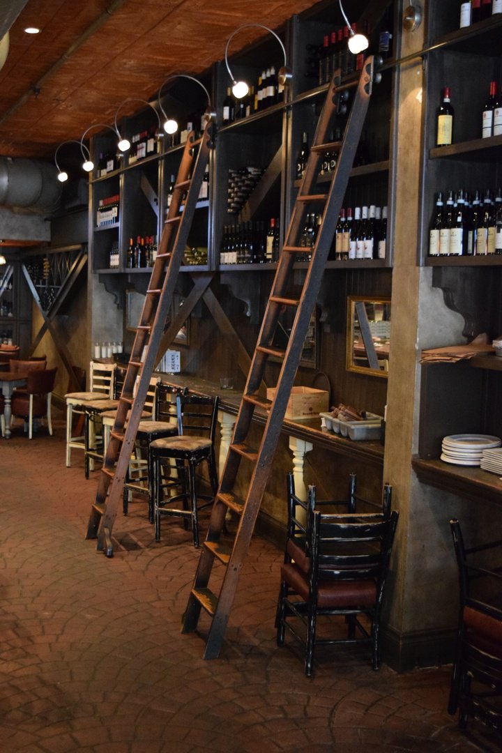 WiensteinGavino's tweet photo. Chez Weinstein &amp; Gavino's, nous tenons la plus grande sélection de vin au verre à Montréal. Venez faire un tour! 🙌🍷 #WGMTL https://t.co/xJEmChHt2r