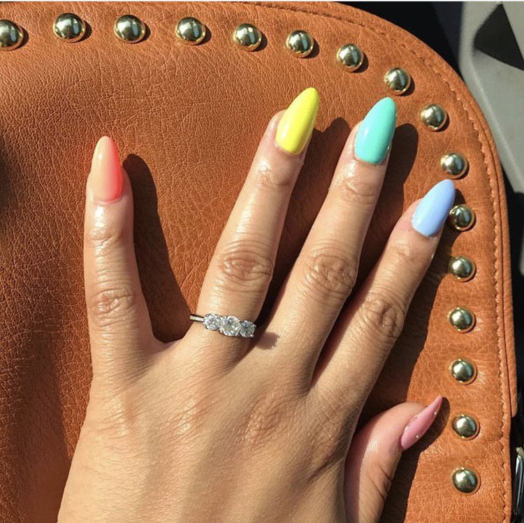 TheBlkBach's tweet photo. #MultiColoredMani #ManiMonday #TheBlackBachelorette 🌈💅🏽 
https://t.co/bttPg5h0rh https://t.co/sMAi3fy8GT