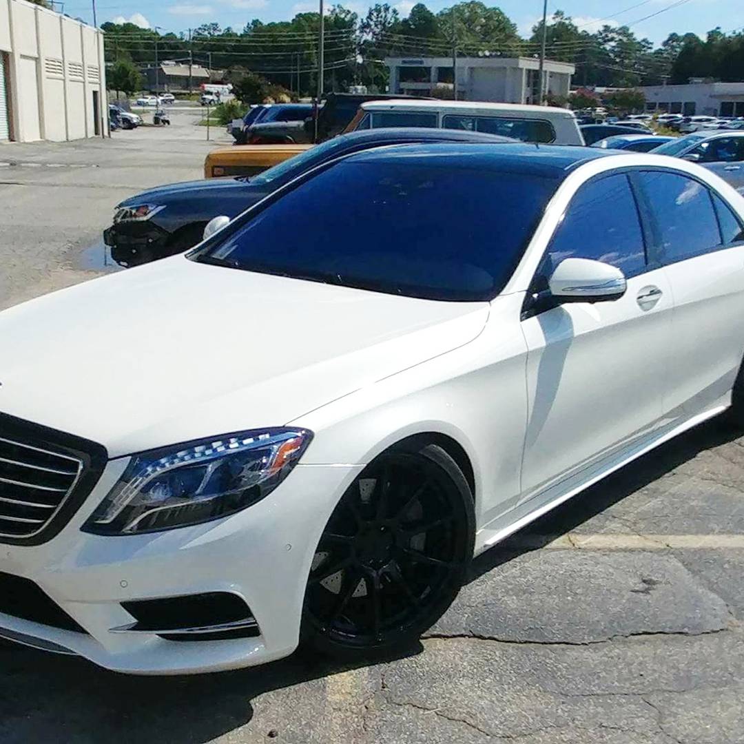 VoylesPerforman's tweet photo. Smoked tail lights and powder coated gloss black wheels on a
#mercedesbenz #s550 .ππ
#VoylesPerformance
https://t.co/II7rb1qR90 https://t.co/0NBCM85M8P