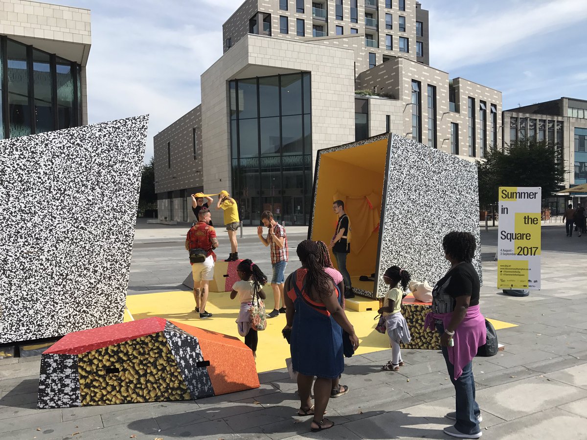 SummerintheSq's tweet photo. Busy afternoon down in the Hood! @JHansardGallery #Huddlehood #SummerintheSquare https://t.co/L4AlBR5GO4