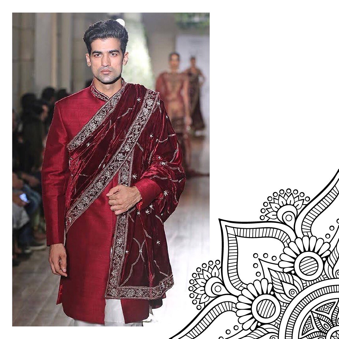 CoutureMG's tweet photo. Fashion is an art form and velvet is our canvas. #MGMan #ManavGangwaniCouture #CoutureMG https://t.co/AVwyNkPtnD
