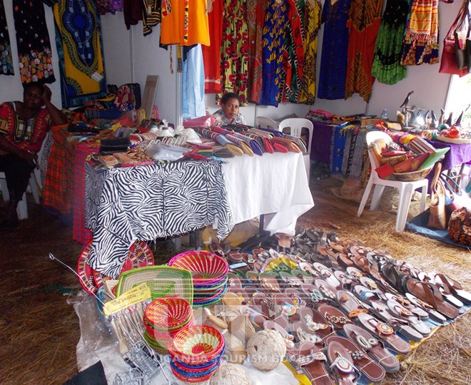 visit_Uganda's tweet photo. #Buganda #Tourism expo is here again, 29th Aug - 3rd Sept. Come for training in #cultural, #art &amp; #craft exhibition https://t.co/JGFe64oDor https://t.co/KT71tkJFqZ