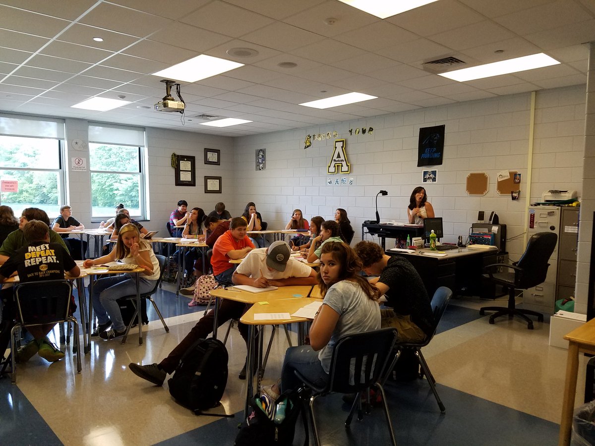 MHSTitans's tweet photo. It's back to learning on #mcfirstday at @MHSTitans @McDowell590 https://t.co/cFjAySFzsF