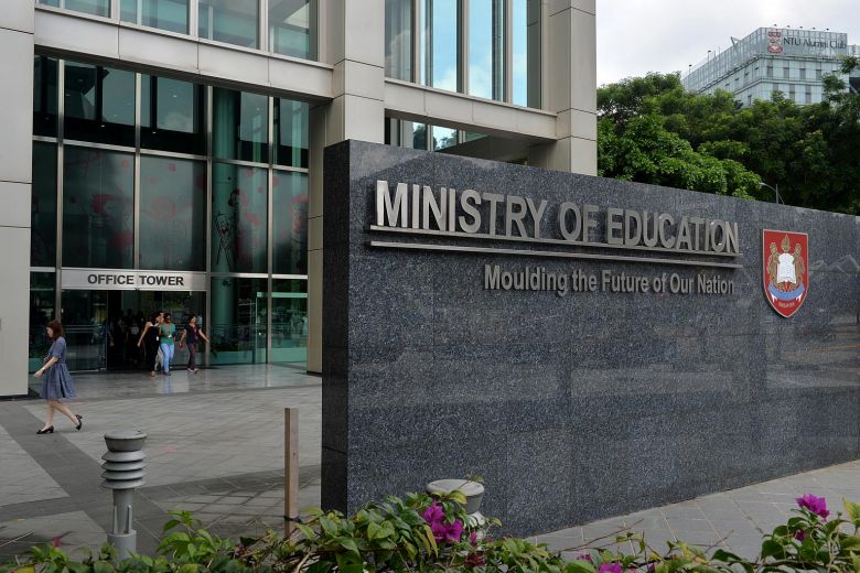 straits_times's tweet photo. Article carrying MOE remarks on Singapore's 'culture of compliance' is fake news: MOE https://t.co/G4Cj5SO3Wt https://t.co/9zVIggpjTE