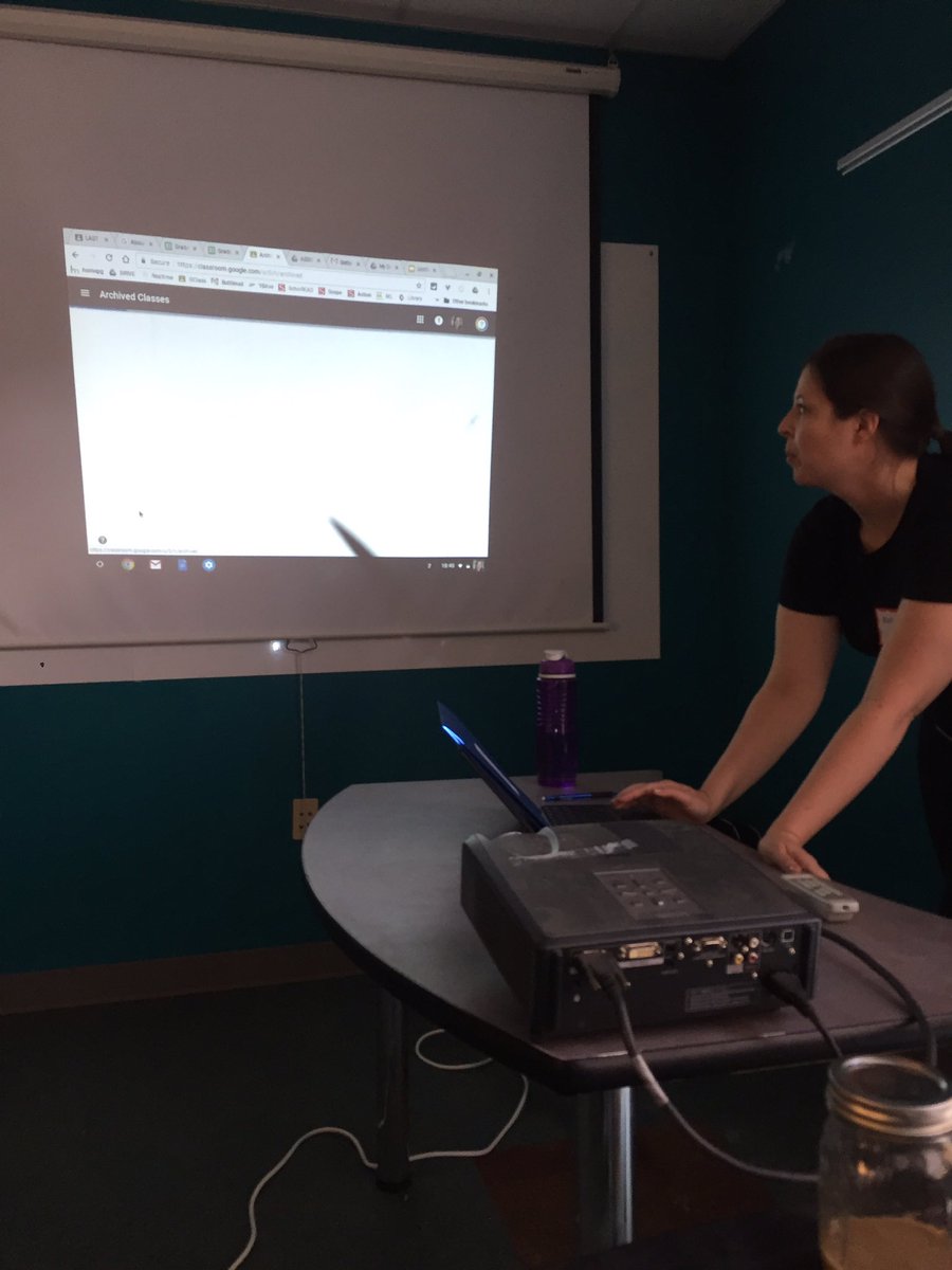Alyssateresa's tweet photo. Learning about google classrooms with @priceLA7 @EdCampHV #edcamphv https://t.co/zBj2IYlQte