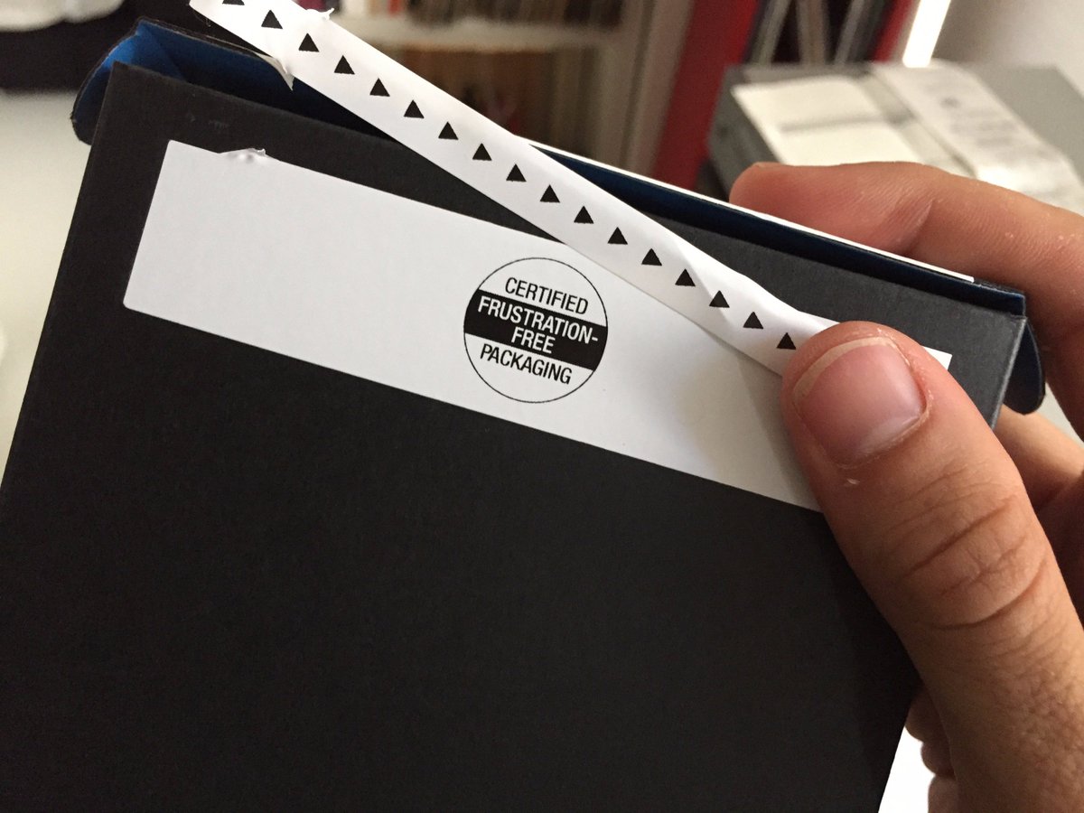 nik_bello's tweet photo. In #amazon c'è addirittura che certifica che l'apertura del pacco non sia frustrante... https://t.co/1zfW7OQoRF