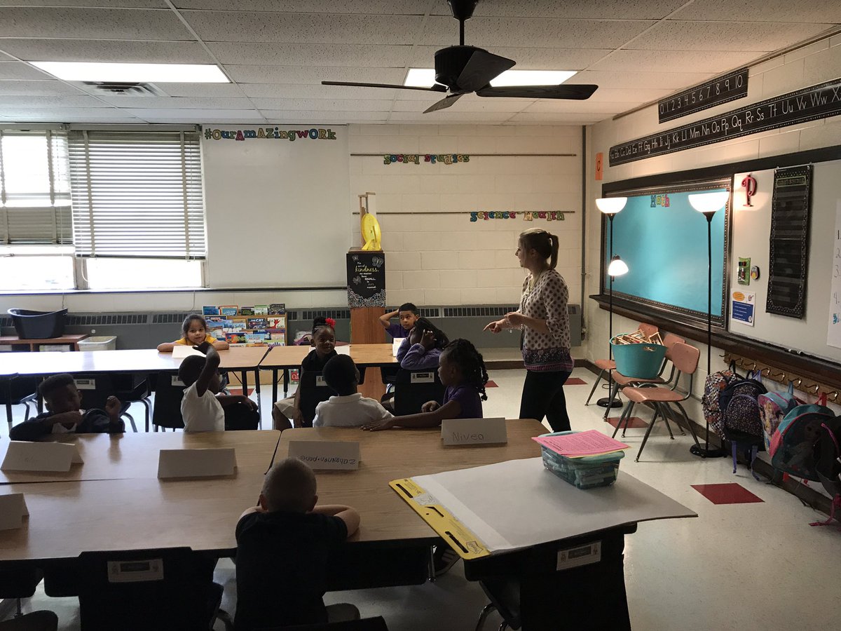 4LifeEducator's tweet photo. Covering awesome rules with Ms. Price at Booker T Washington Primary. #bcsfirstday17 https://t.co/6y8A6jYYOA
