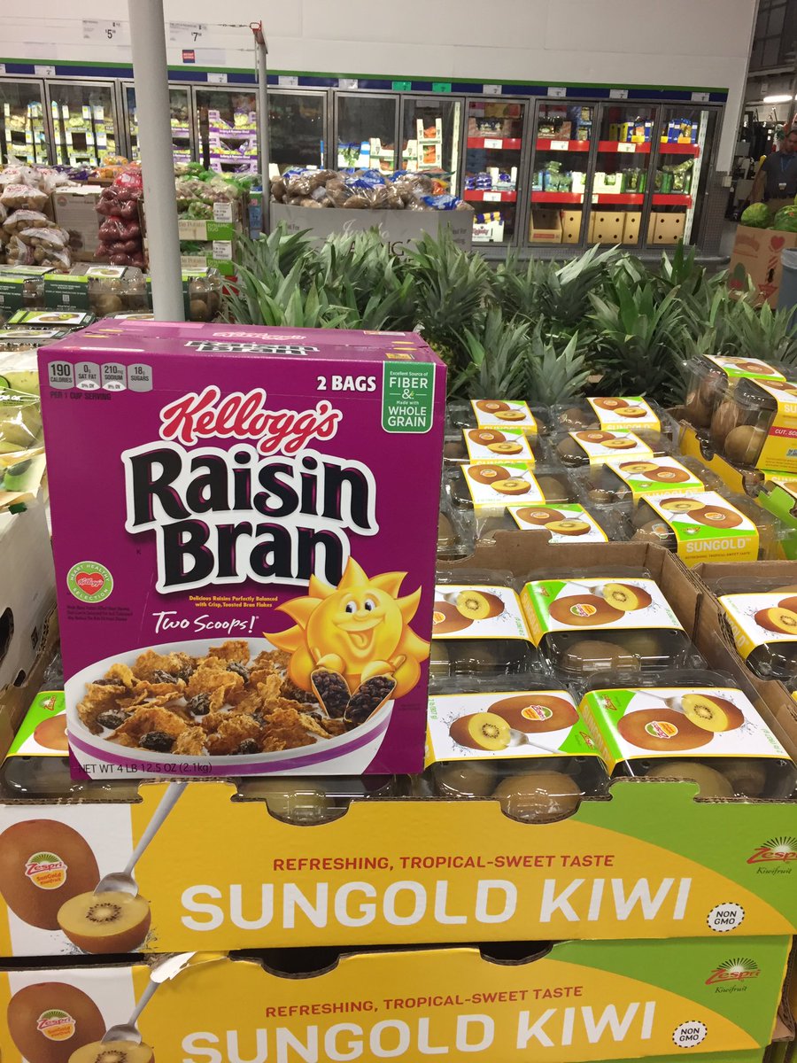 Feazel26's tweet photo. I don't care how delicious your raisins are. You're still not a kiwi!

😂😂I hate myself https://t.co/QFH0UYtCLl