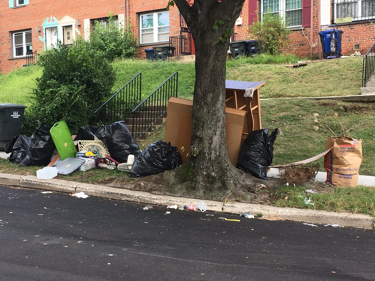 AlexMBess's tweet photo. .@311DCgov pls open SR for sidewalk cleaning at 4907 Just St NE #Deanwood @MayorBowser @VinceGrayWard7 @DCDPW @DCMOCRS @dcra @ANC7C https://t.co/3mOPYQaf63