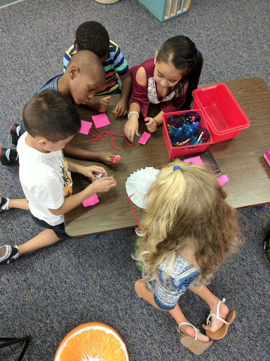 MrsRsClass1's tweet photo. First Day STEM challenge in 1st grade 💡 #1stgrade #joco2020 @FourOaksES https://t.co/IvRJWpwnK8
