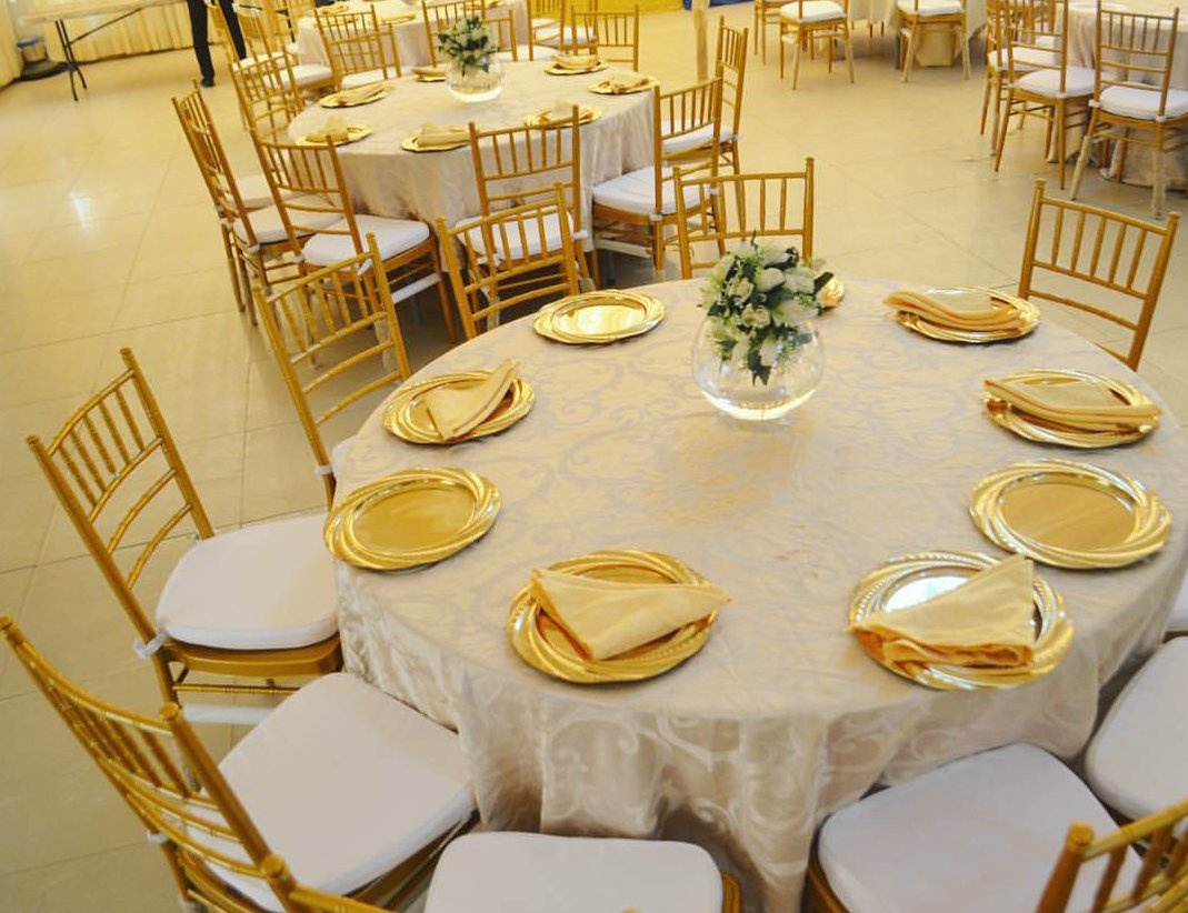 Ms_chic's tweet photo. Hey guys. A reminder I rent out chiavari chairs, clear chairs and tables for all types of event 😆😆😆 please help rt https://t.co/FSZSaHNqcc
