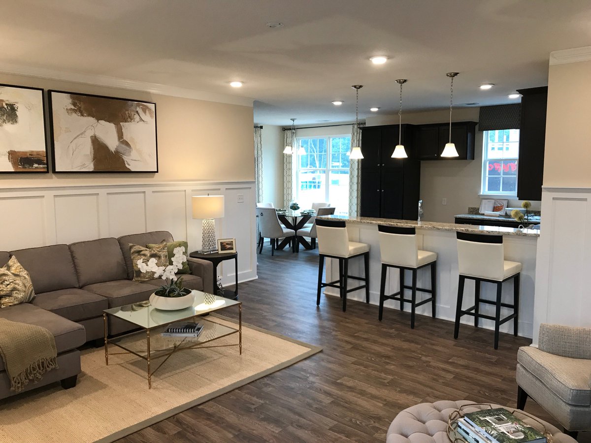 FranciscusHomes's tweet photo. Wow! That AG model looks awesome; and that porch off the breakfast nook looks so peaceful and cozy. #FranciscusHomes https://t.co/Tsxu5d7730