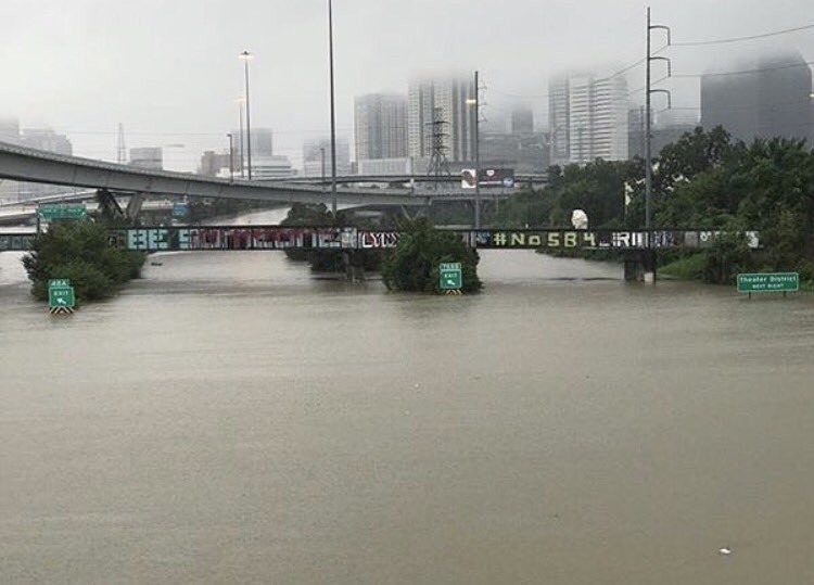 TacticalTaco5's tweet photo. It breaks my heart to see my City like this 😔😔stay strong Houston. I'll see you soon ❤️❤️ https://t.co/15AzDcBkhz