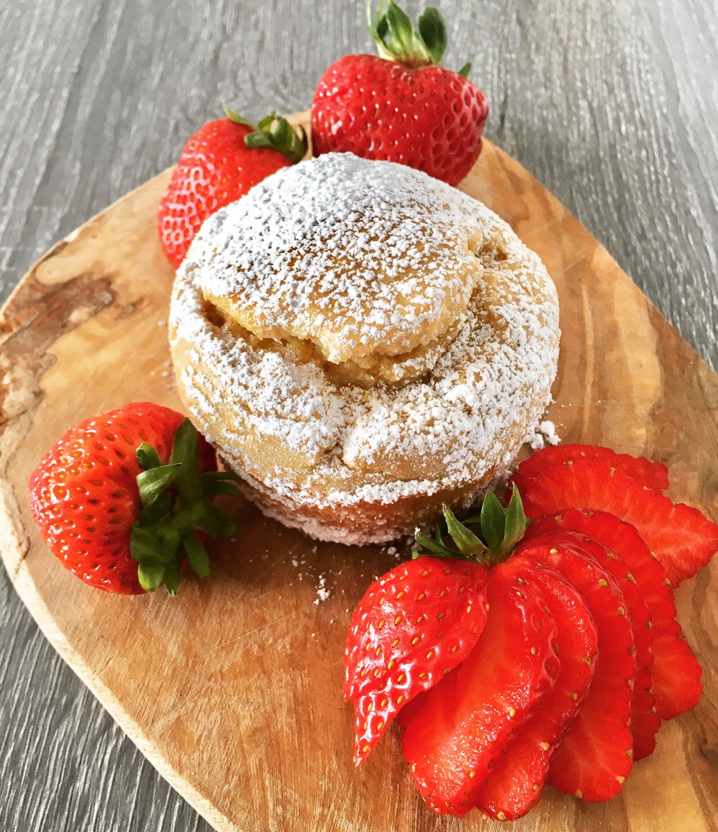 Sweet_Goodie's tweet photo. Strawberries in perfect company! Recipe testing in the #sweetgoodiekitchen Almond Soufflé Cake. Recipe soon! #sweetgoodie https://t.co/9rQ8cOfeXF