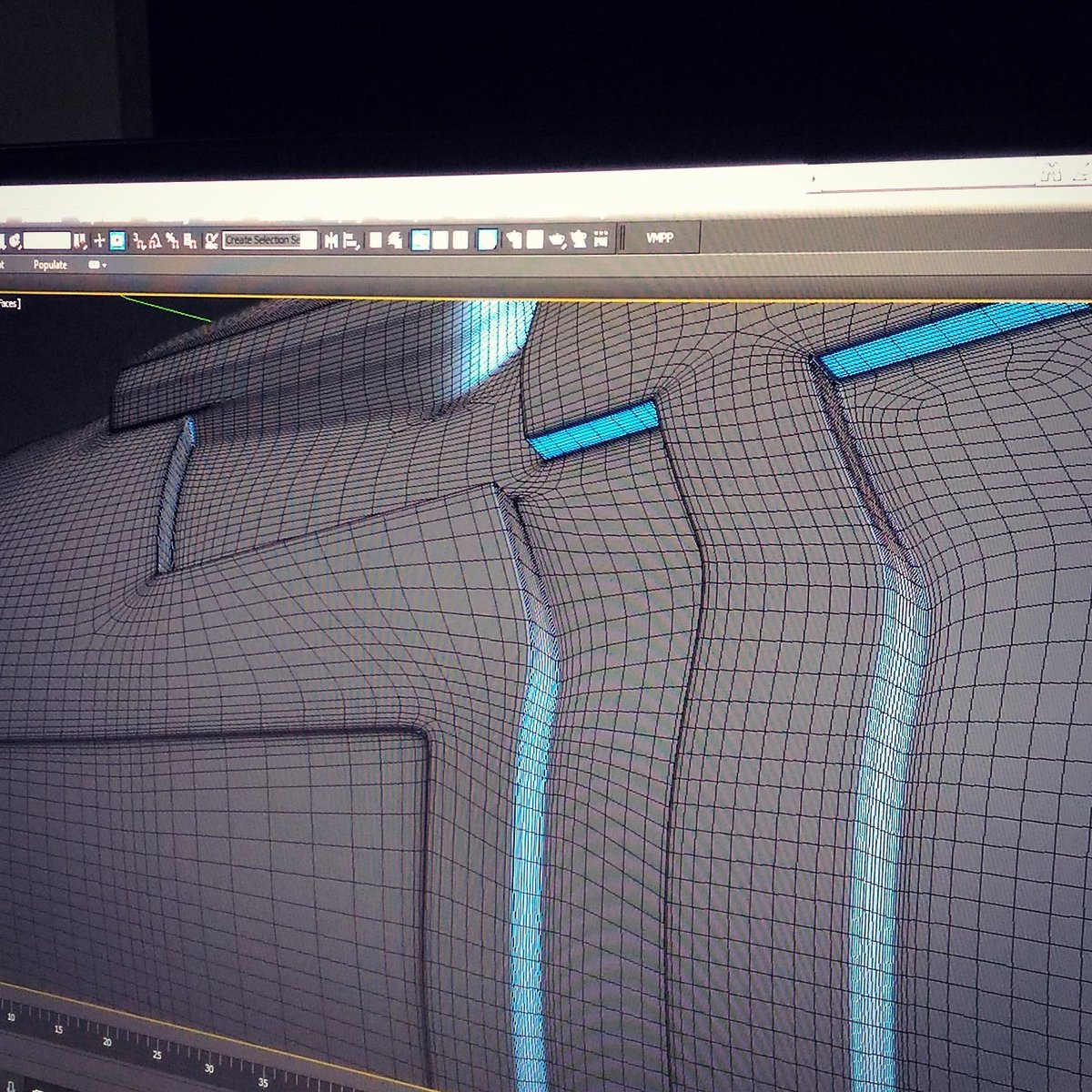 ComplexoMax's tweet photo. Agora sim detalhes do Chamfer, tá ficando show.
#3dmodeling  #3dsmax #mestreAle  #modelagemComplexa #ComplexoMAX #CG https://t.co/OkVkX1idEp